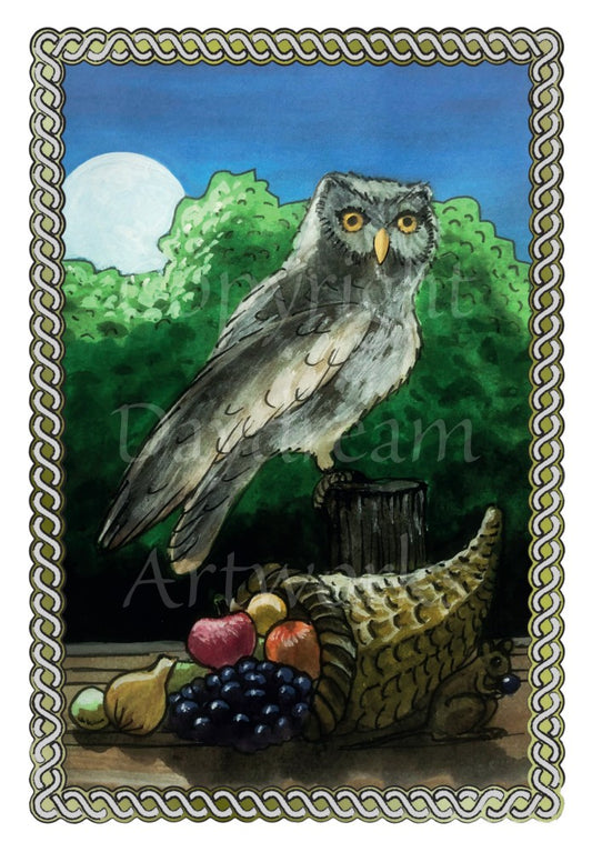 A grey owl sits on a fence post. In front of him, on a table, sits a horn-shaped basket of fruit which includes berries, figs and apples. A mouse sits under curve of the basket, eating a berry. Behind the owl, a full moon rises over above woodland. A twisted rope border surrounds the design.